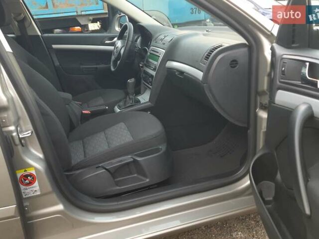 Бежевый Шкода Октавия, объемом двигателя 1.4 л и пробегом 218 тыс. км за 7199 $, фото 35 на Automoto.ua