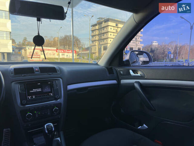 Бежевый Шкода Октавия, объемом двигателя 1.8 л и пробегом 143 тыс. км за 8990 $, фото 24 на Automoto.ua