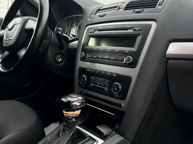 Бежевий Шкода Октавія, об'ємом двигуна 1.6 л та пробігом 255 тис. км за 7900 $, фото 9 на Automoto.ua