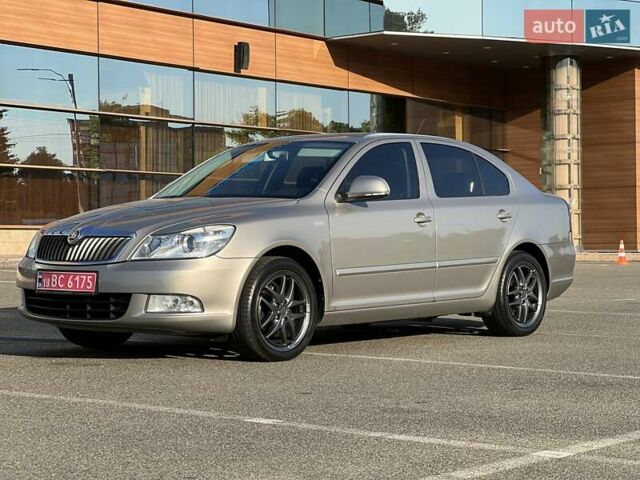 Бежевий Шкода Октавія, об'ємом двигуна 1.2 л та пробігом 190 тис. км за 7600 $, фото 11 на Automoto.ua