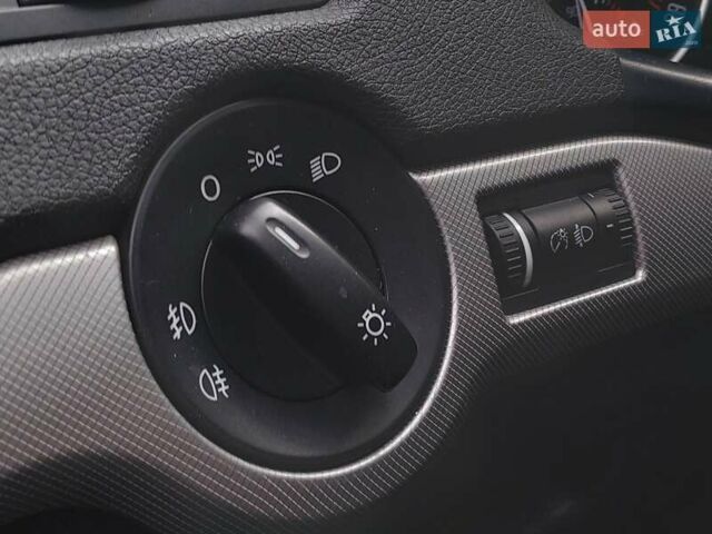 Бежевый Шкода Октавия, объемом двигателя 1.8 л и пробегом 137 тыс. км за 7599 $, фото 26 на Automoto.ua