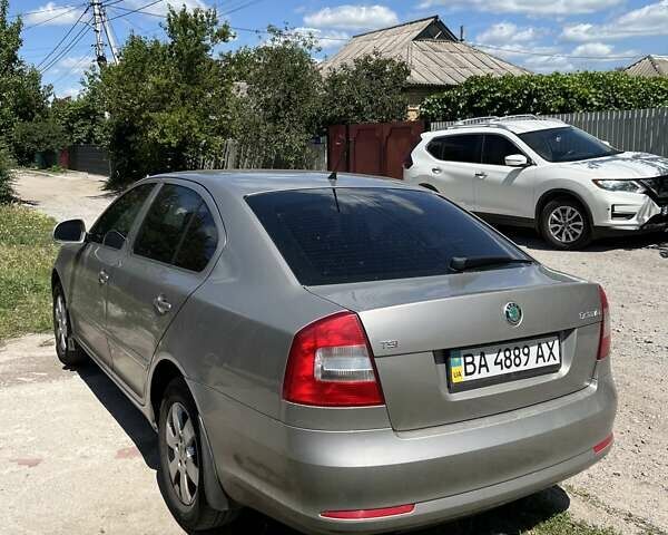 Бежевый Шкода Октавия, объемом двигателя 1.8 л и пробегом 113 тыс. км за 8000 $, фото 3 на Automoto.ua