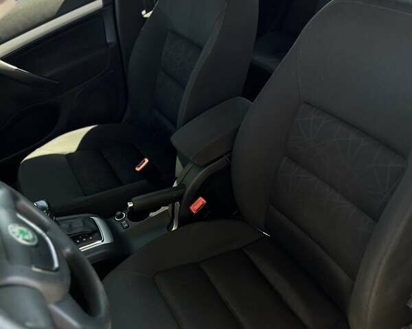 Бежевий Шкода Октавія, об'ємом двигуна 1.2 л та пробігом 190 тис. км за 7600 $, фото 17 на Automoto.ua