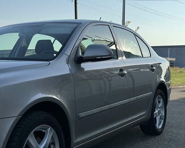 Шкода Октавія 2011 у Виноградове на Automoto.ua Бежевий Шкода Октавія, об'ємом двигуна 1.6 л та пробігом 320 тис. км за 7500 $, фото 6 на Automoto.ua