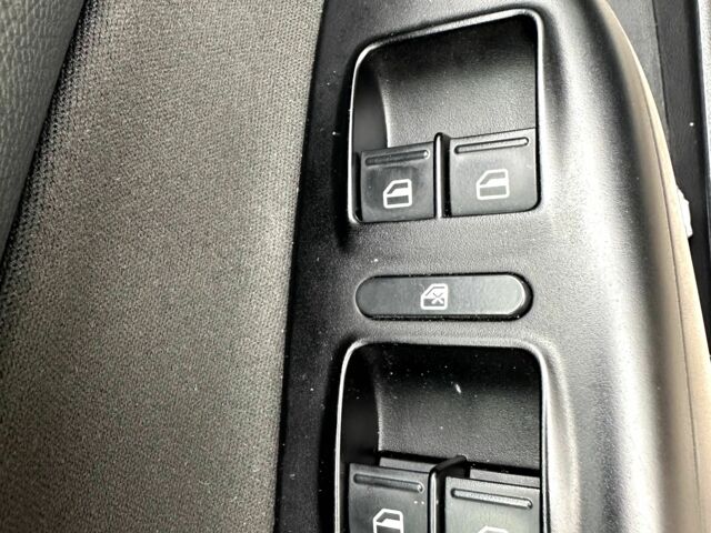 Бежевий Шкода Октавія, об'ємом двигуна 1.6 л та пробігом 255 тис. км за 7900 $, фото 8 на Automoto.ua