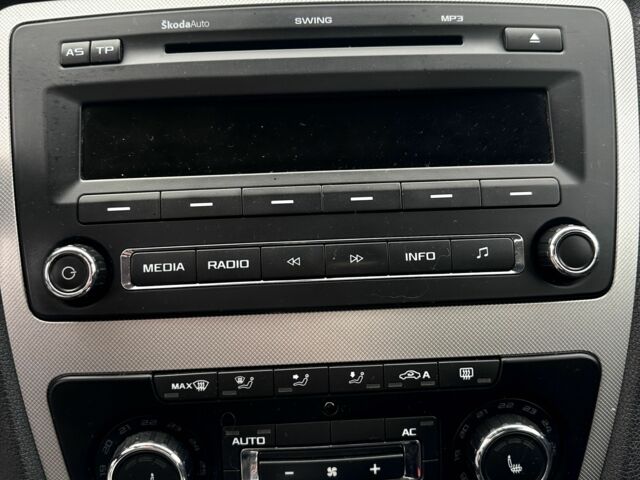 Бежевий Шкода Октавія, об'ємом двигуна 1.6 л та пробігом 255 тис. км за 7900 $, фото 13 на Automoto.ua