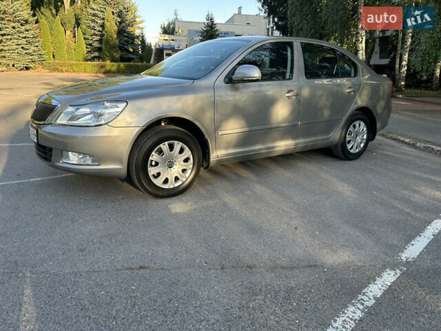 Бежевый Шкода Октавия, объемом двигателя 1.8 л и пробегом 39 тыс. км за 12200 $, фото 17 на Automoto.ua