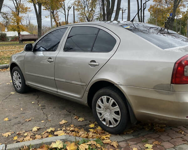 Бежевий Шкода Октавія, об'ємом двигуна 1.6 л та пробігом 245 тис. км за 5250 $, фото 6 на Automoto.ua