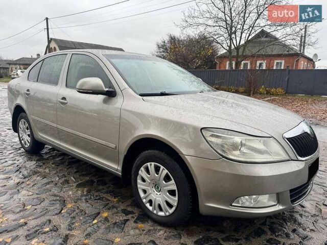 Бежевый Шкода Октавия, объемом двигателя 1.8 л и пробегом 155 тыс. км за 7920 $, фото 5 на Automoto.ua