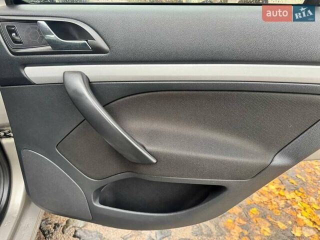 Бежевый Шкода Октавия, объемом двигателя 1.8 л и пробегом 155 тыс. км за 7920 $, фото 20 на Automoto.ua