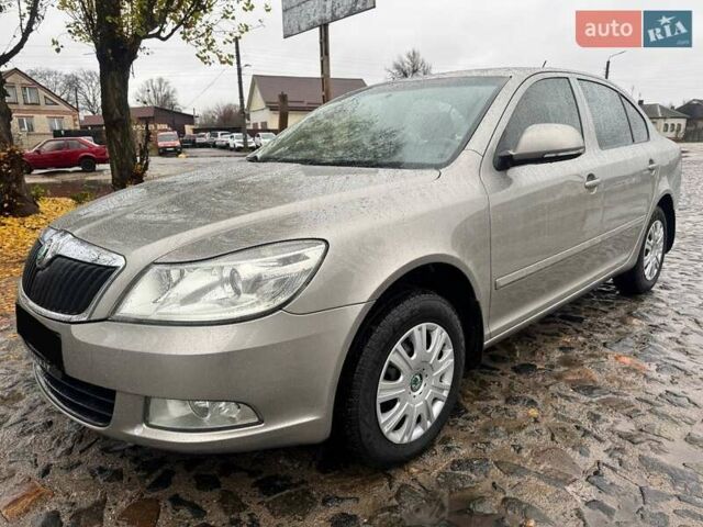 Бежевый Шкода Октавия, объемом двигателя 1.8 л и пробегом 155 тыс. км за 7920 $, фото 6 на Automoto.ua