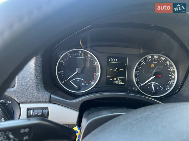 Бежевый Шкода Октавия, объемом двигателя 1.8 л и пробегом 133 тыс. км за 9000 $, фото 12 на Automoto.ua