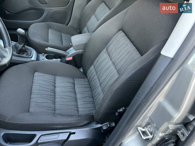 Бежевый Шкода Октавия, объемом двигателя 1.8 л и пробегом 39 тыс. км за 12200 $, фото 31 на Automoto.ua