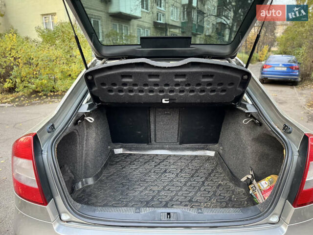 Бежевий Шкода Октавія, об'ємом двигуна 1.8 л та пробігом 205 тис. км за 8000 $, фото 10 на Automoto.ua