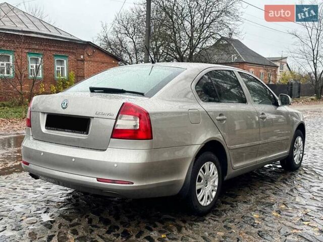 Бежевый Шкода Октавия, объемом двигателя 1.8 л и пробегом 155 тыс. км за 7920 $, фото 10 на Automoto.ua