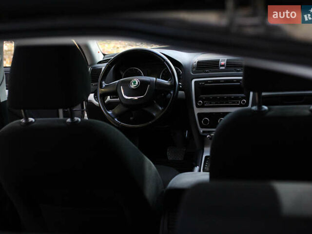 Бежевый Шкода Октавия, объемом двигателя 1.8 л и пробегом 217 тыс. км за 8600 $, фото 33 на Automoto.ua