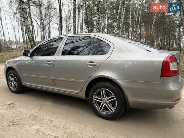 Бежевый Шкода Октавия, объемом двигателя 1.6 л и пробегом 175 тыс. км за 8300 $, фото 2 на Automoto.ua