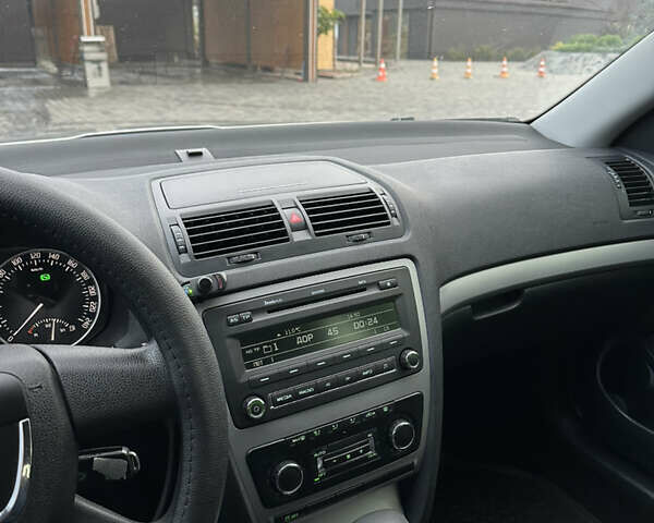 Бежевий Шкода Октавія, об'ємом двигуна 1.8 л та пробігом 176 тис. км за 9200 $, фото 20 на Automoto.ua