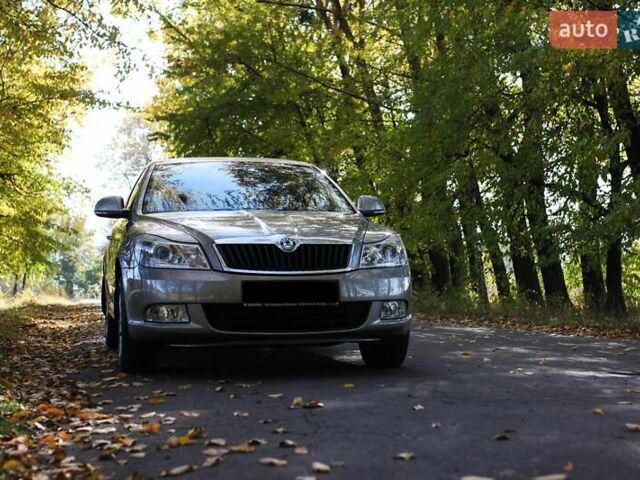 Бежевый Шкода Октавия, объемом двигателя 1.8 л и пробегом 217 тыс. км за 8600 $, фото 7 на Automoto.ua