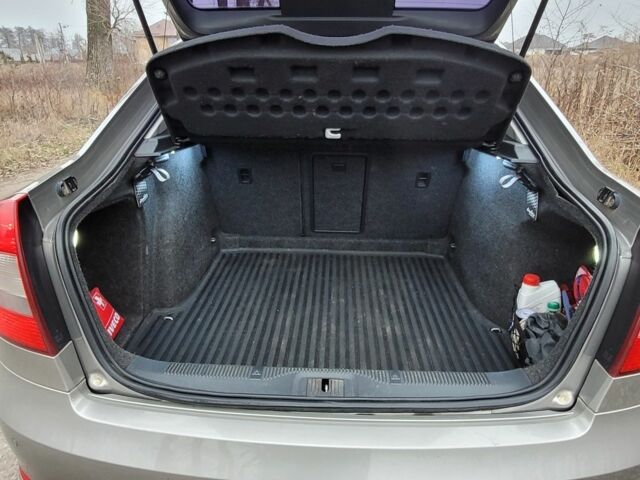 Бежевый Шкода Октавия, объемом двигателя 1.8 л и пробегом 316 тыс. км за 7800 $, фото 6 на Automoto.ua