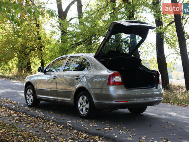 Бежевый Шкода Октавия, объемом двигателя 1.8 л и пробегом 217 тыс. км за 8600 $, фото 20 на Automoto.ua