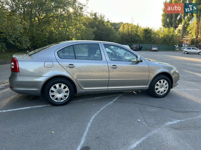 Бежевый Шкода Октавия, объемом двигателя 1.8 л и пробегом 40 тыс. км за 11900 $, фото 7 на Automoto.ua