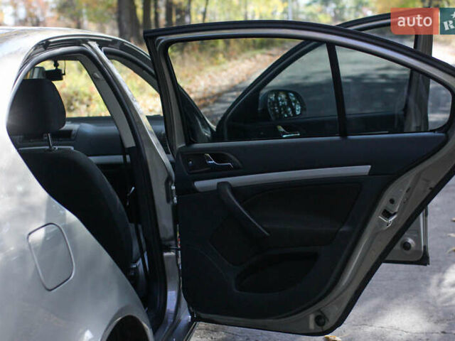 Бежевый Шкода Октавия, объемом двигателя 1.8 л и пробегом 217 тыс. км за 8600 $, фото 29 на Automoto.ua