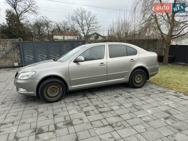 Бежевий Шкода Октавія, об'ємом двигуна 1.6 л та пробігом 112 тис. км за 9000 $, фото 1 на Automoto.ua