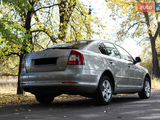 Бежевый Шкода Октавия, объемом двигателя 1.8 л и пробегом 217 тыс. км за 8600 $, фото 18 на Automoto.ua