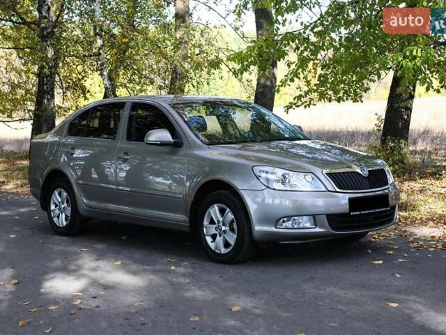 Бежевый Шкода Октавия, объемом двигателя 1.8 л и пробегом 217 тыс. км за 8600 $, фото 11 на Automoto.ua