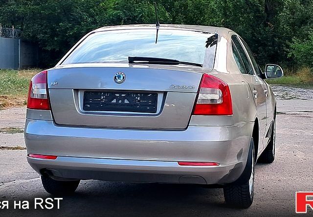 Бежевий Шкода Октавія, об'ємом двигуна 1.6 л та пробігом 93 тис. км за 8800 $, фото 3 на Automoto.ua