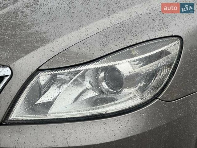 Бежевый Шкода Октавия, объемом двигателя 1.8 л и пробегом 155 тыс. км за 7920 $, фото 4 на Automoto.ua