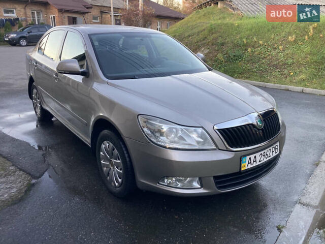Бежевий Шкода Октавія, об'ємом двигуна 1.8 л та пробігом 132 тис. км за 7900 $, фото 2 на Automoto.ua