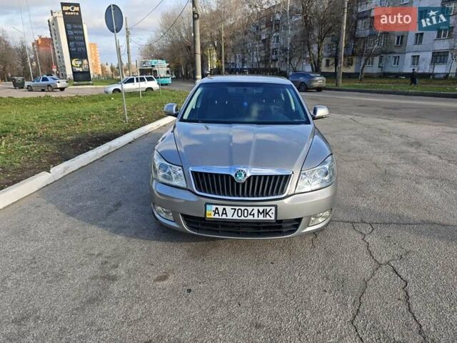 Бежевий Шкода Октавія, об'ємом двигуна 1.6 л та пробігом 200 тис. км за 8199 $, фото 1 на Automoto.ua