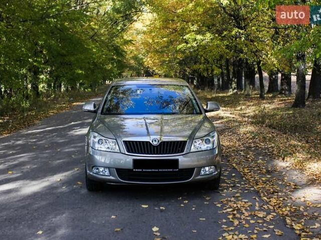 Бежевый Шкода Октавия, объемом двигателя 1.8 л и пробегом 217 тыс. км за 8600 $, фото 13 на Automoto.ua