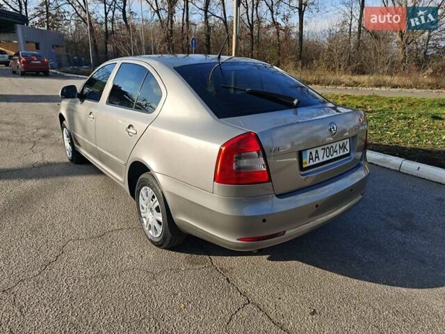 Бежевий Шкода Октавія, об'ємом двигуна 1.6 л та пробігом 200 тис. км за 8199 $, фото 6 на Automoto.ua