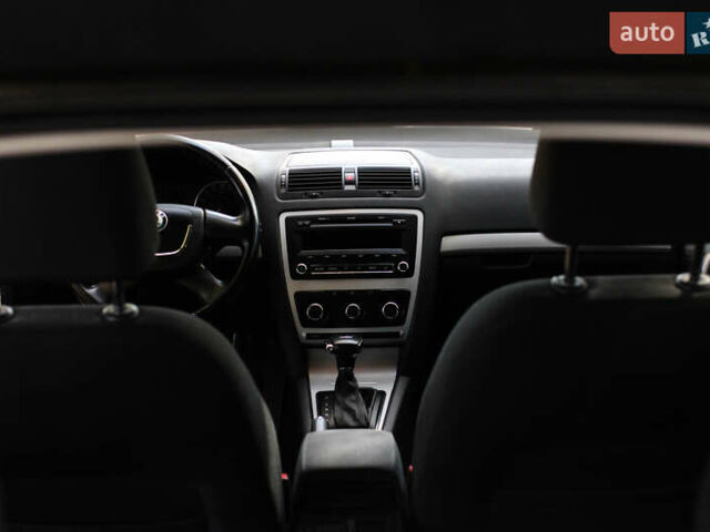 Бежевый Шкода Октавия, объемом двигателя 1.8 л и пробегом 217 тыс. км за 8600 $, фото 32 на Automoto.ua