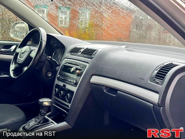 Бежевый Шкода Октавия, объемом двигателя 1.8 л и пробегом 150 тыс. км за 7920 $, фото 11 на Automoto.ua