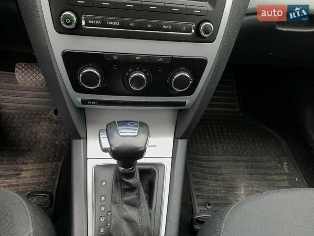 Бежевий Шкода Октавія, об'ємом двигуна 1.8 л та пробігом 217 тис. км за 8990 $, фото 31 на Automoto.ua