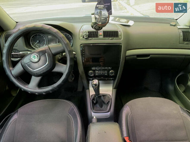 Шкода Октавия 2012 в Николаеве на Automoto.ua Бежевый Шкода Октавия, объемом двигателя 1.8 л и пробегом 250 тыс. км за 6800 $, фото 8 на Automoto.ua