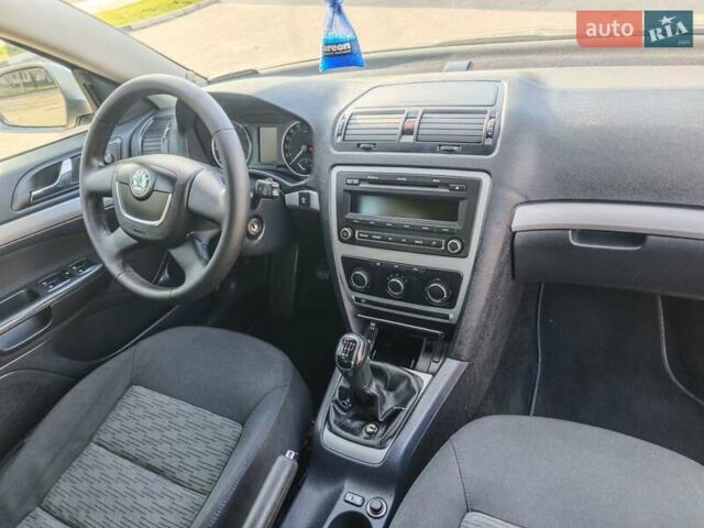 Бежевий Шкода Октавія, об'ємом двигуна 1.6 л та пробігом 200 тис. км за 8199 $, фото 24 на Automoto.ua