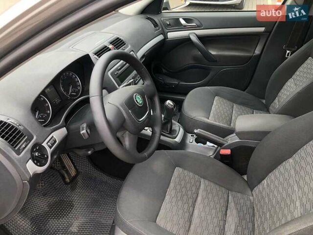 Бежевый Шкода Октавия, объемом двигателя 1.6 л и пробегом 198 тыс. км за 8800 $, фото 11 на Automoto.ua