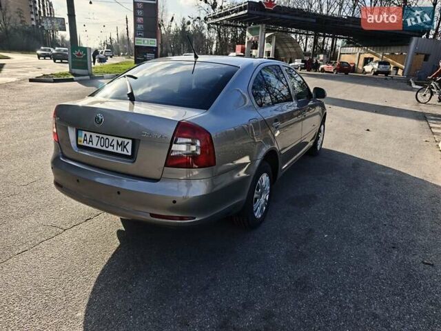 Бежевий Шкода Октавія, об'ємом двигуна 1.6 л та пробігом 200 тис. км за 8199 $, фото 4 на Automoto.ua