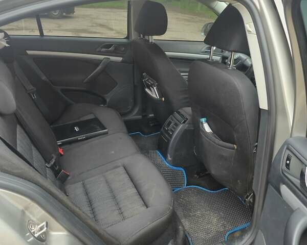 Бежевий Шкода Октавія, об'ємом двигуна 1.8 л та пробігом 231 тис. км за 8200 $, фото 7 на Automoto.ua