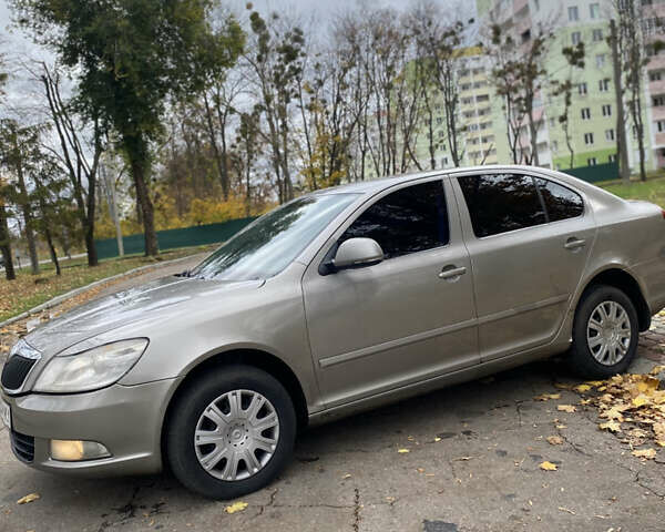 Бежевий Шкода Октавія, об'ємом двигуна 1.6 л та пробігом 245 тис. км за 5250 $, фото 7 на Automoto.ua