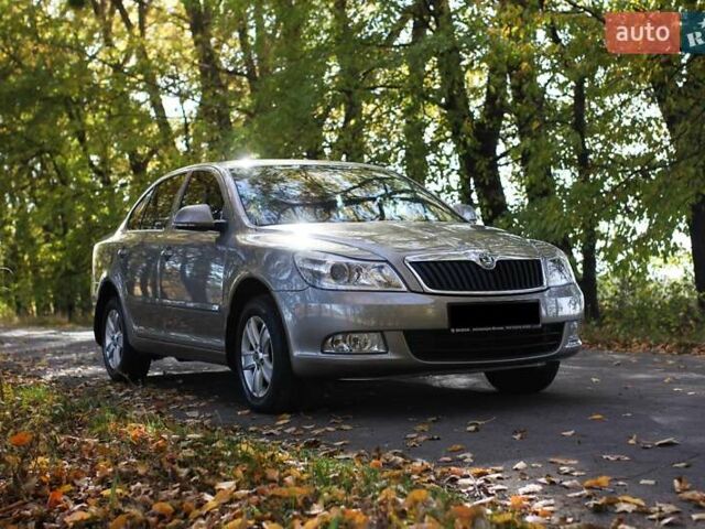 Бежевый Шкода Октавия, объемом двигателя 1.8 л и пробегом 217 тыс. км за 8600 $, фото 6 на Automoto.ua