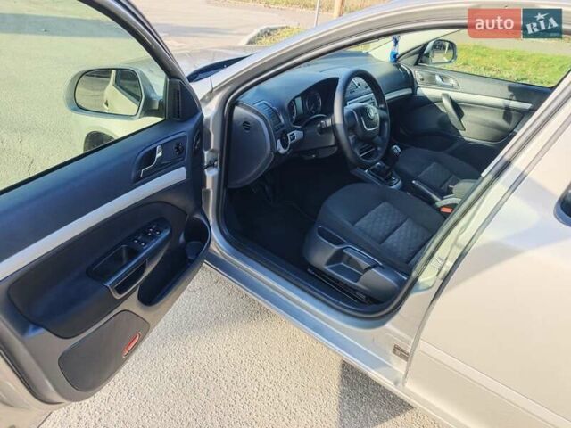 Бежевий Шкода Октавія, об'ємом двигуна 1.6 л та пробігом 200 тис. км за 8199 $, фото 11 на Automoto.ua