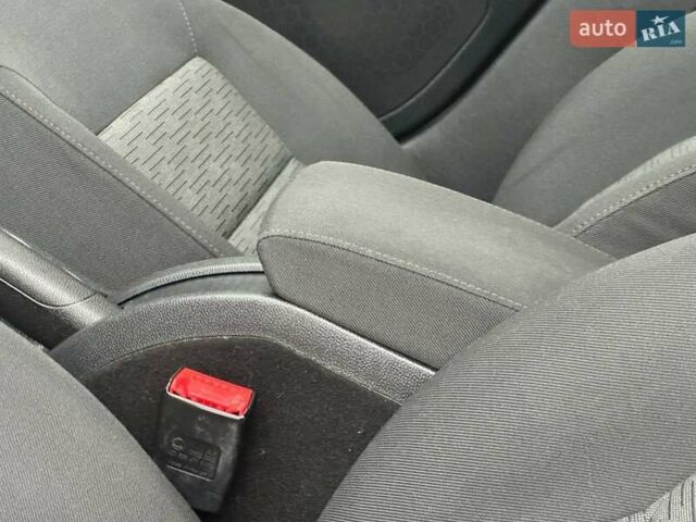 Бежевый Шкода Октавия, объемом двигателя 1.8 л и пробегом 155 тыс. км за 7920 $, фото 16 на Automoto.ua