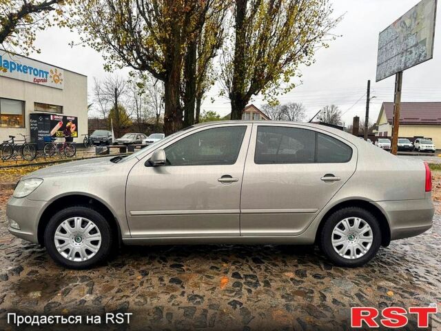 Бежевый Шкода Октавия, объемом двигателя 1.8 л и пробегом 150 тыс. км за 7920 $, фото 3 на Automoto.ua