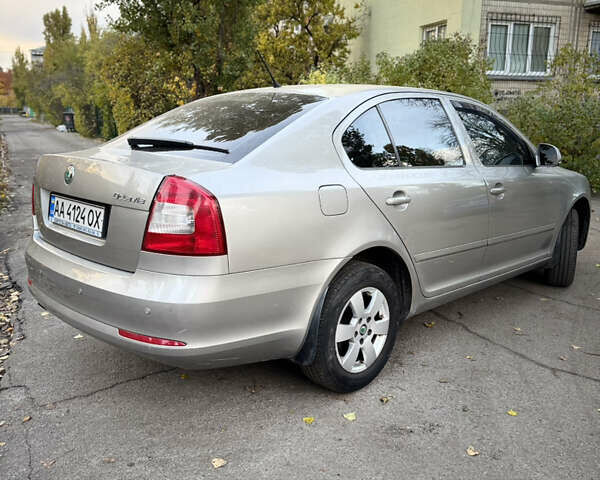 Бежевий Шкода Октавія, об'ємом двигуна 1.8 л та пробігом 205 тис. км за 8000 $, фото 7 на Automoto.ua